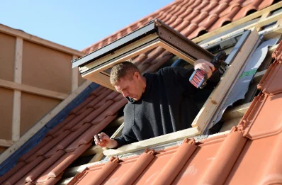 Pose de fenêtres de toit Velux à Aulas